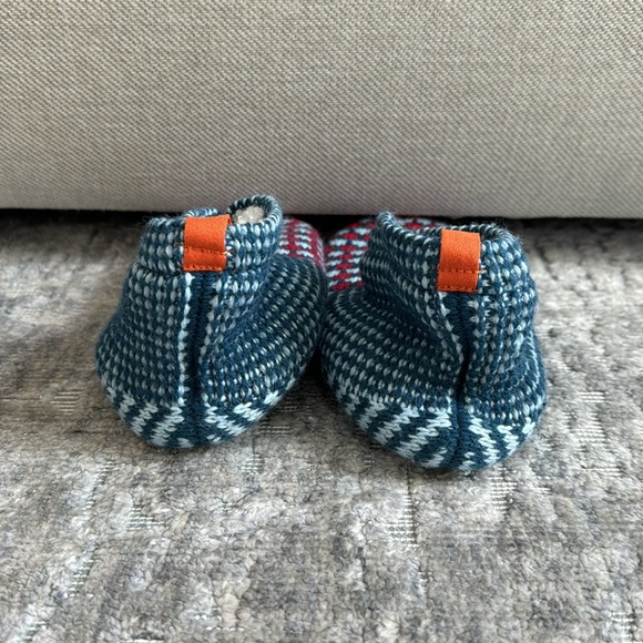 Bombas Slipper - Youth size 11-13 - Picture 3 of 5